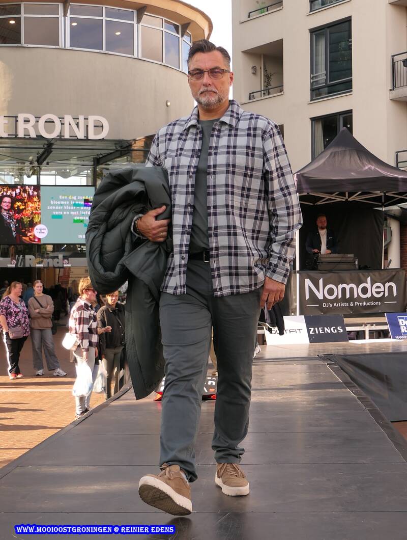 p1330382-standard.jpg