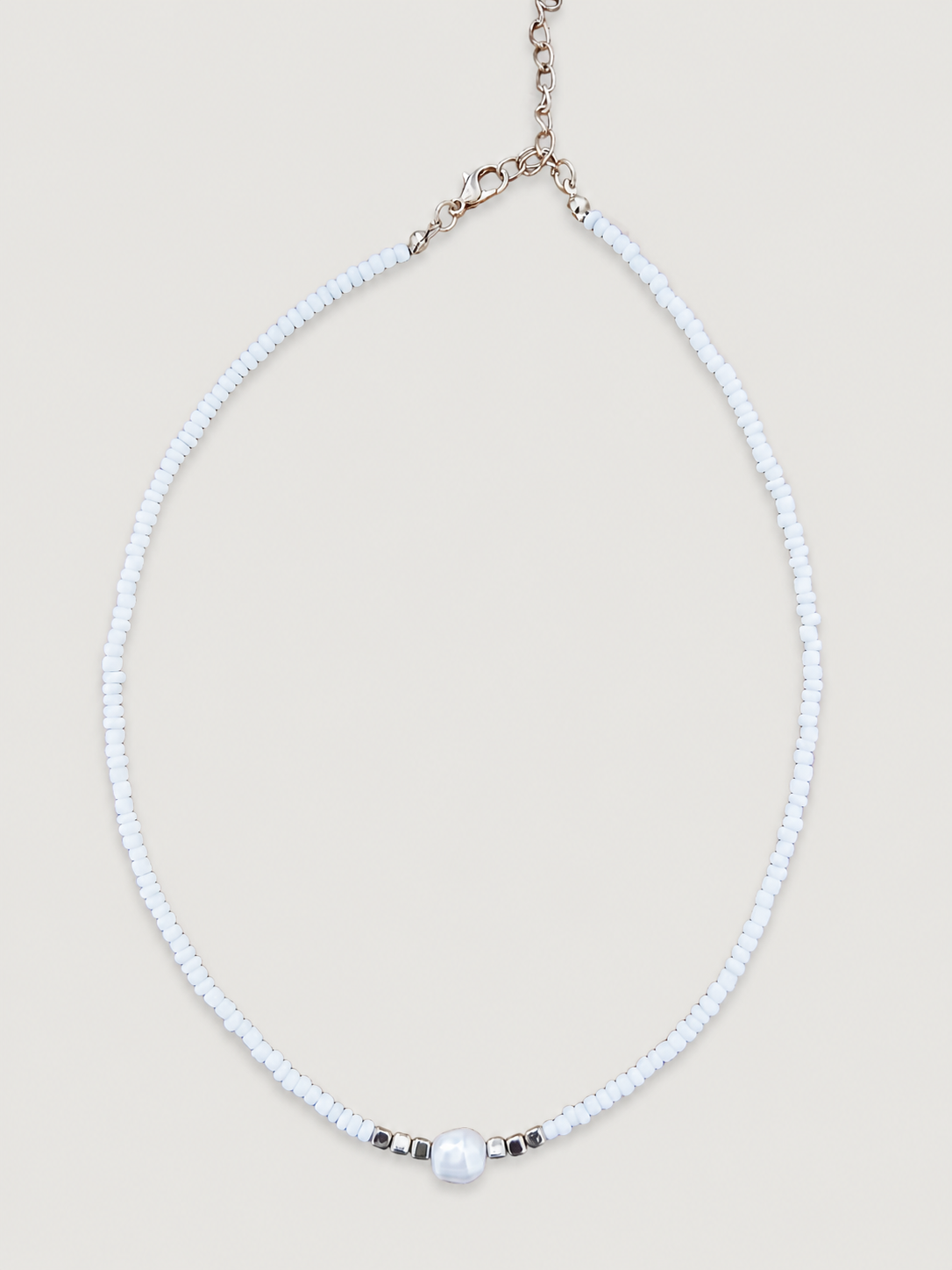 White pearl boho ketting