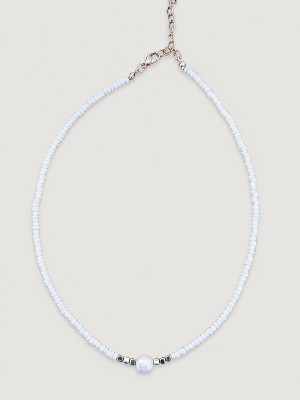 White pearl boho ketting