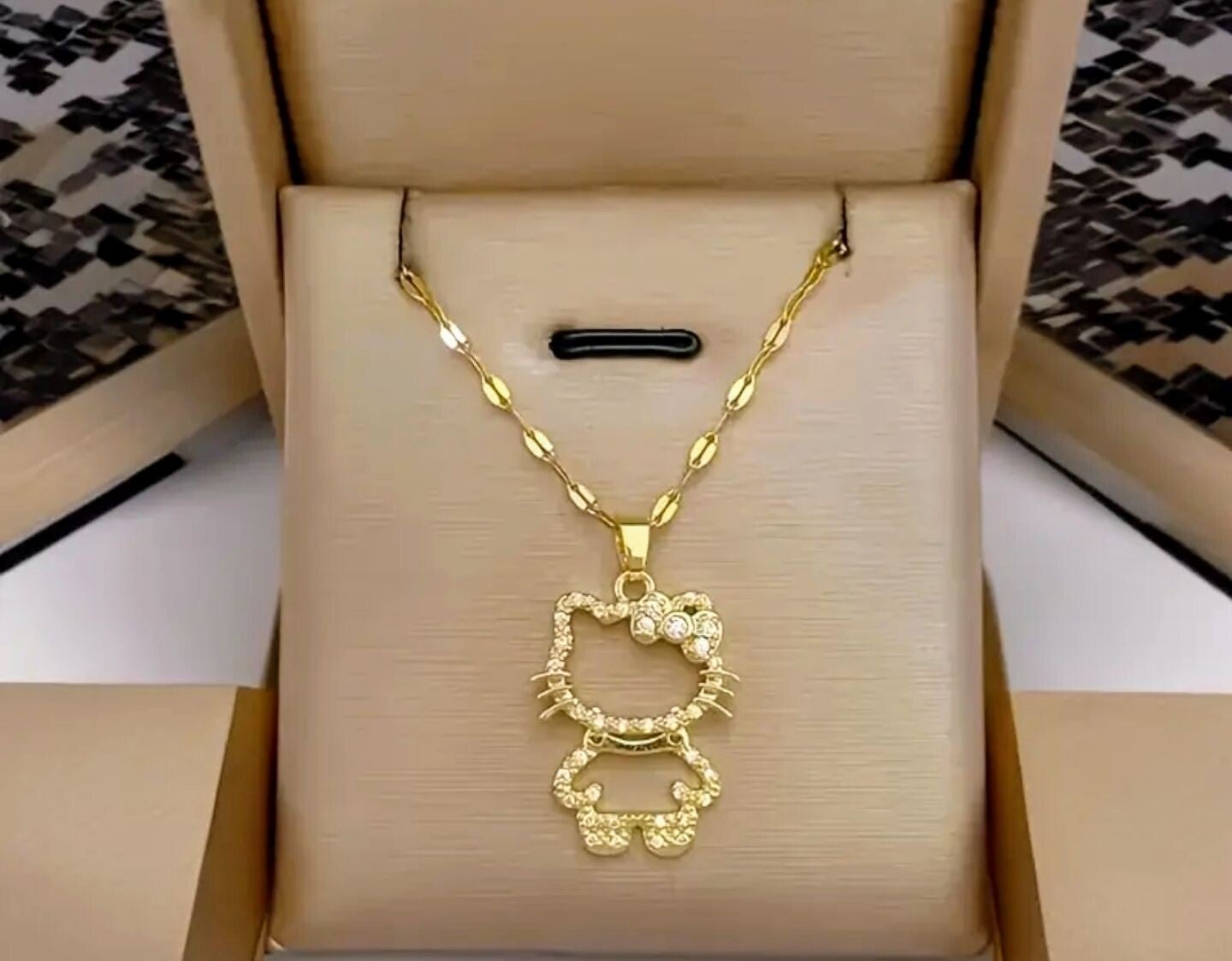 Hello Kitty Fashion Necklace - Gold