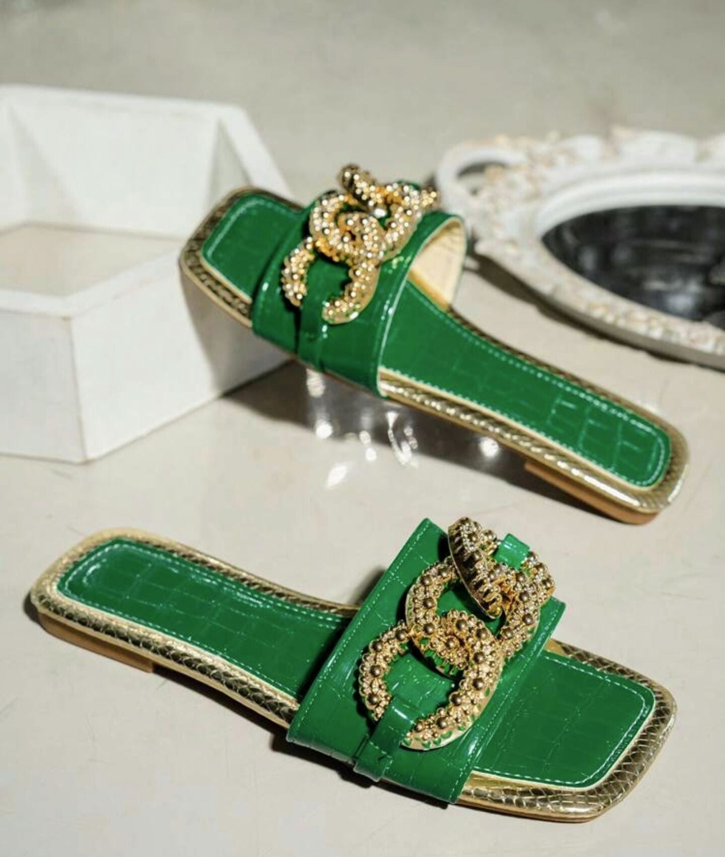 Women’s Summer gold chain flat sandals - Green
