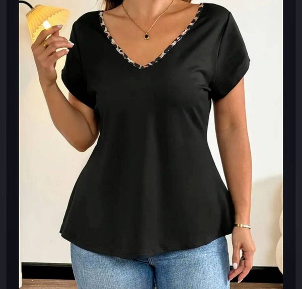 Plus Size V Neck Back Split Blouse w/ Leopard print Bows