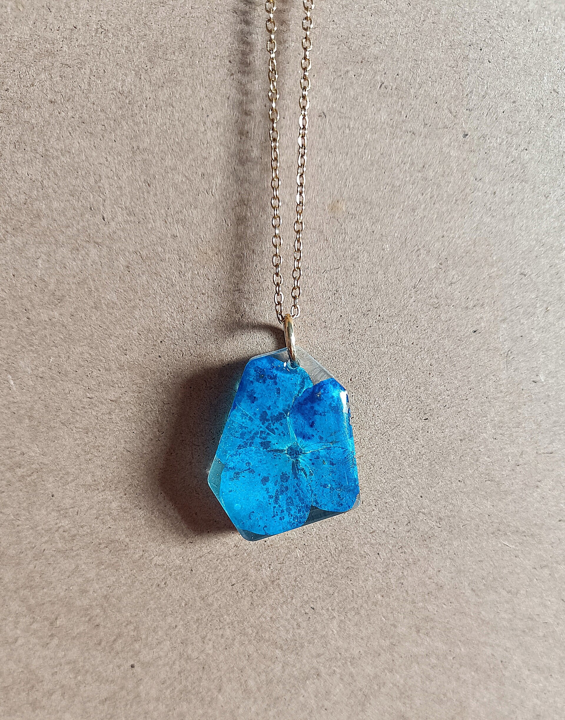 Collier éclosion