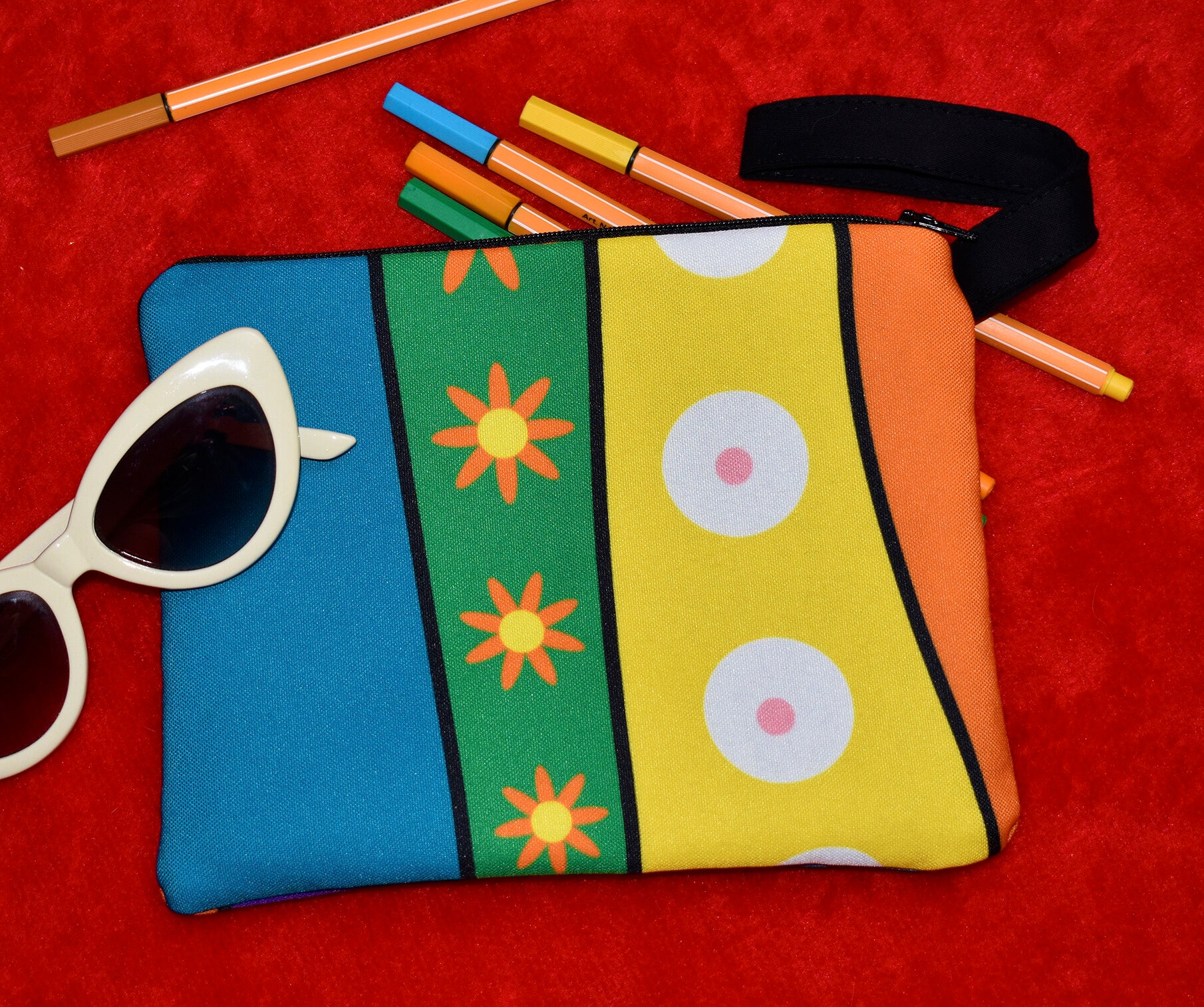 Colors pouch