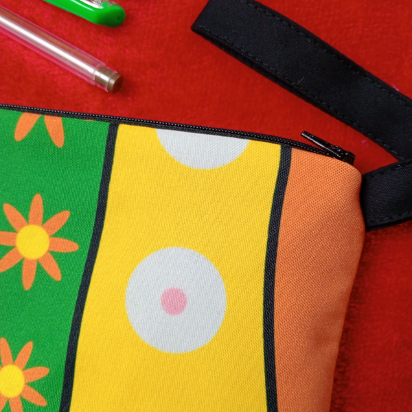 Colors pouch