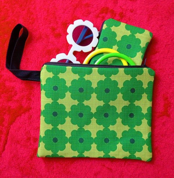 Green retro pouch