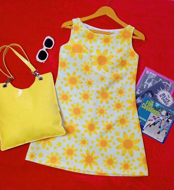 Yellow daisies S