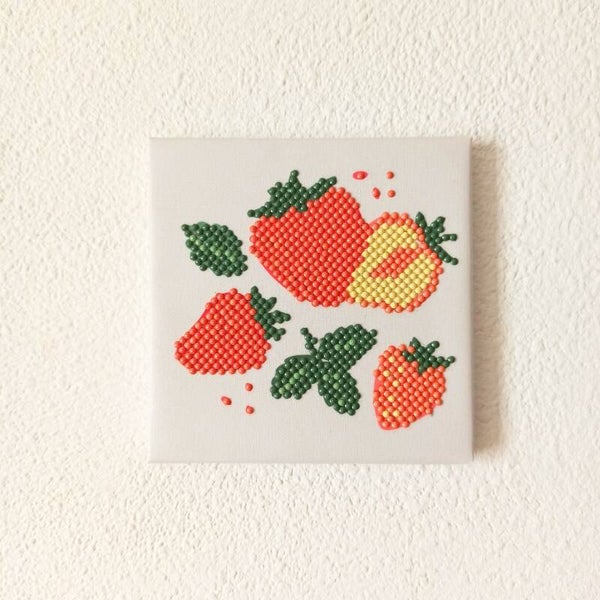 Canva Strawberry Diamond Painting
