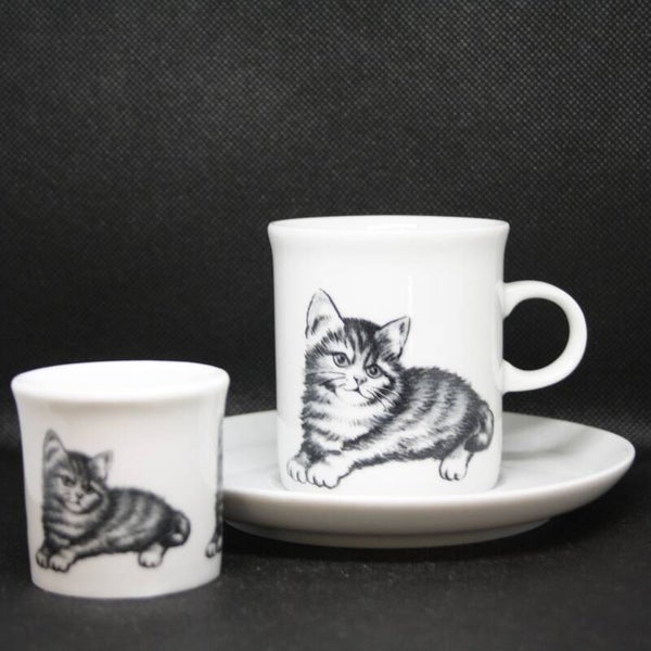 Kop en schotel POES met eierdopje.
