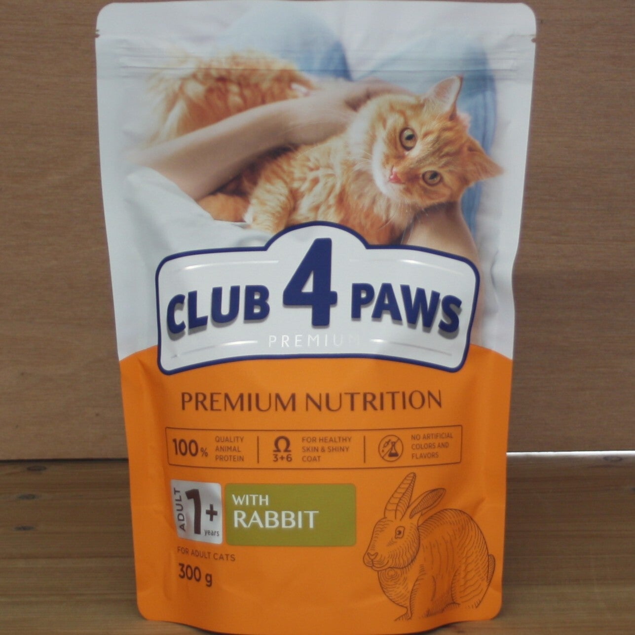 CLUB 4 PAWS PREMIUM ADULT MET KONIJN 300 GRAM
