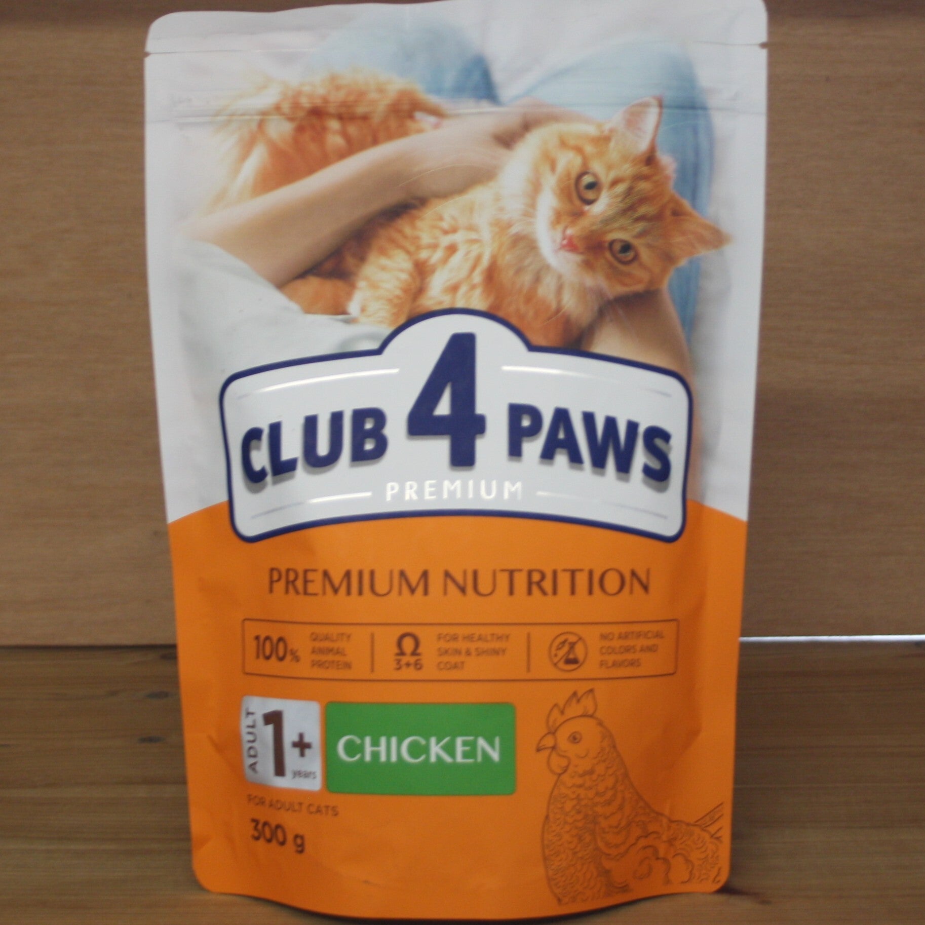 CLUB 4 PAWS PREMIUM ADULT MET KIP 300 GRAM