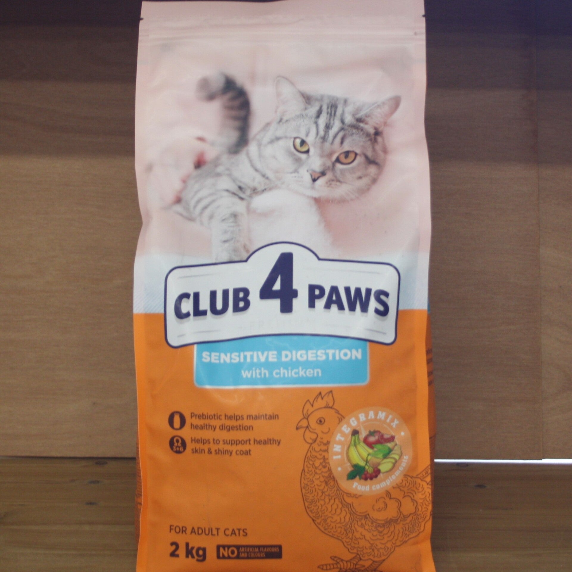 CLUB 4 PAWS PREMIUM ADULT SENSITIVE DIGESTION MET KIP 2000 GRAM