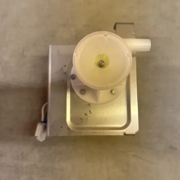 NEW OEM Whirlpool / KitchenAid Undercounter Ice Maker Recirculation Pump & Motor Assembly – WP2217220 / 2217220