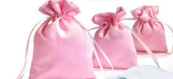 12 SACCHETTI IN RASO ROSA CON TIRANTE 10 X 13