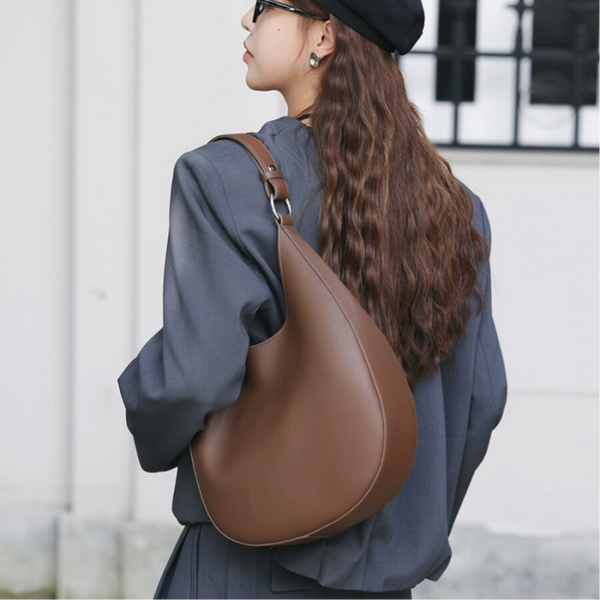 Halbmond-Tasche aus Echtleder - Tote Style