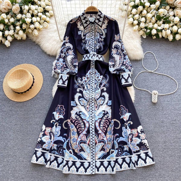 Hofkleid im europäischen Stil