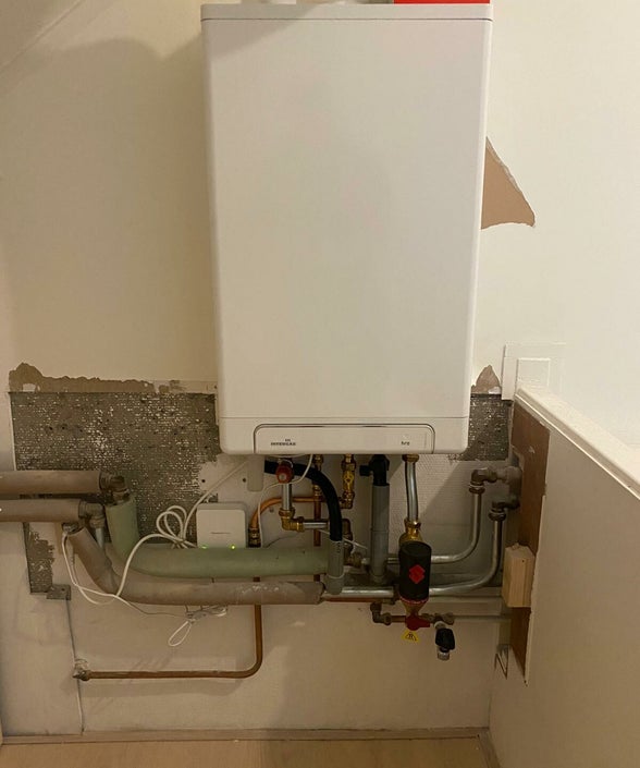 Intergas Hre 36/30 montage. Hoogland Rovimax Totaal installatie
