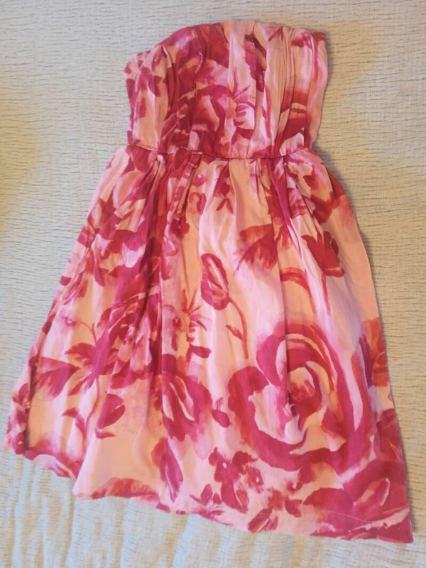 4. Letnia sukienka bez ramiączek