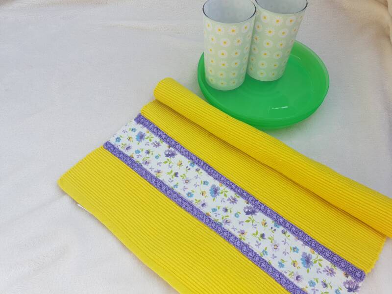 Borden, bekers en placemats elfenfeestje Blije Bij themakisten 