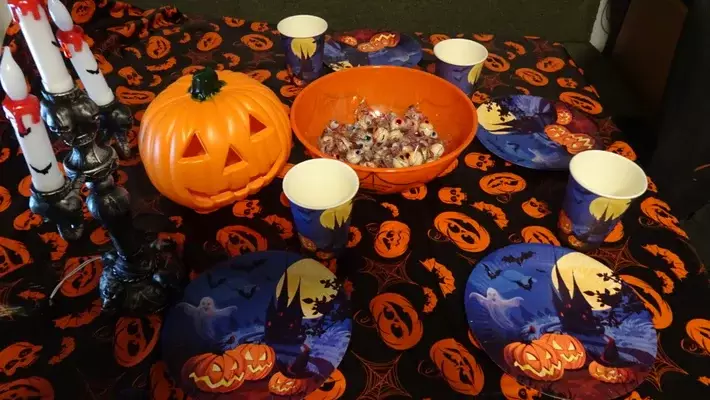 Voorbeeld tafel Griezelfeestje Blije Bij Themakisten 