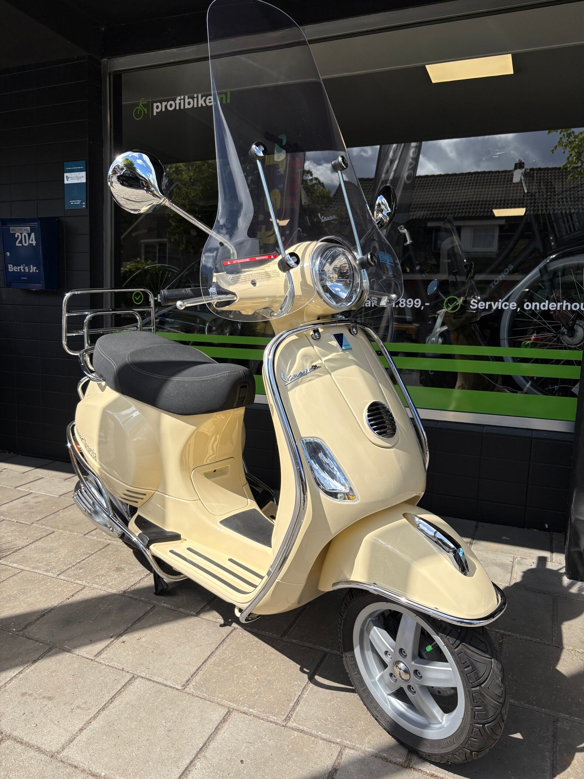 Vespa LX Venezia