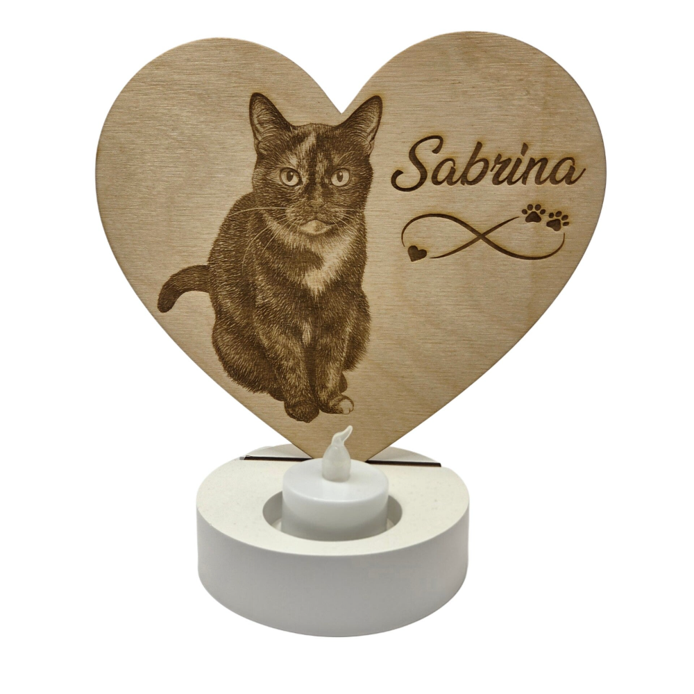 Licht der Erinnerung – Personalisiertes Herz mit Gravur Teelichthalter