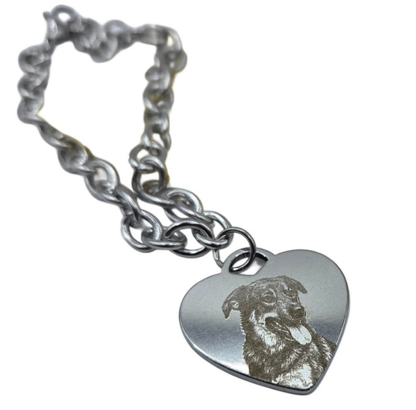 Armband mit personalisiertem Herzanhänger – deine Erinnerung zum Mitnehmen