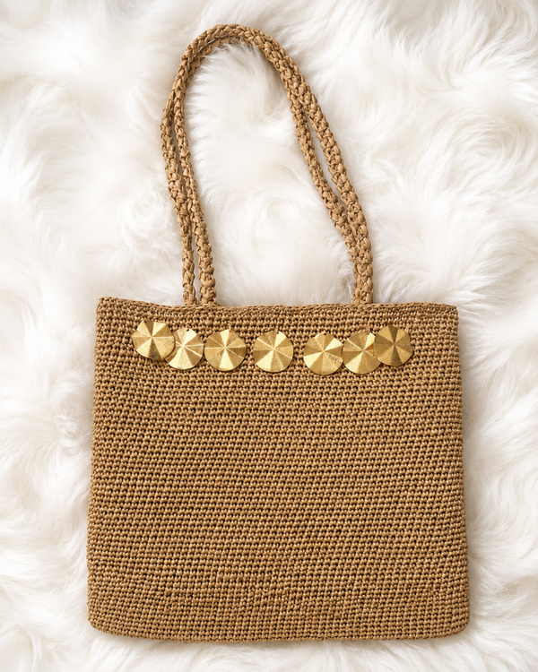 NilyKnit – Handgehäkelte Raffia Tasche mit goldfarbenen Metallelementen