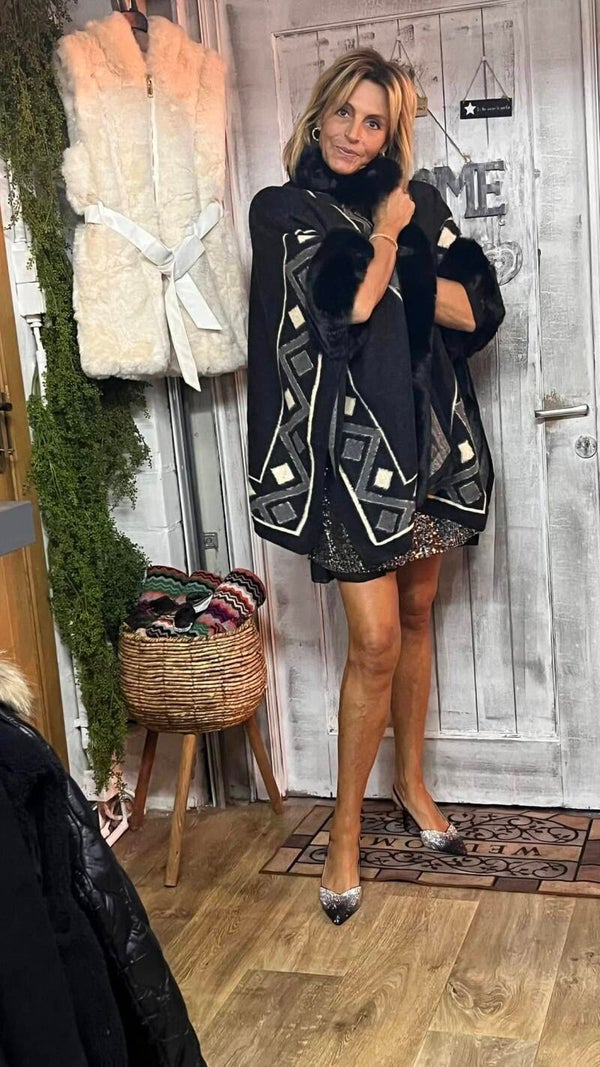 zwarte Poncho met nepbont