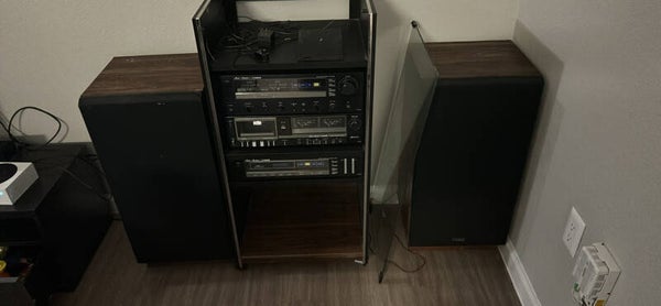 Vintage Fisher Stereo System w/ Speakers & Cabinet