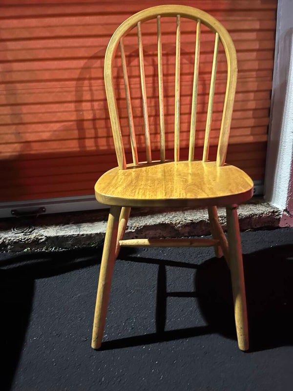 Solid Wood Spindle Back Chair – Classic Farmhouse Style