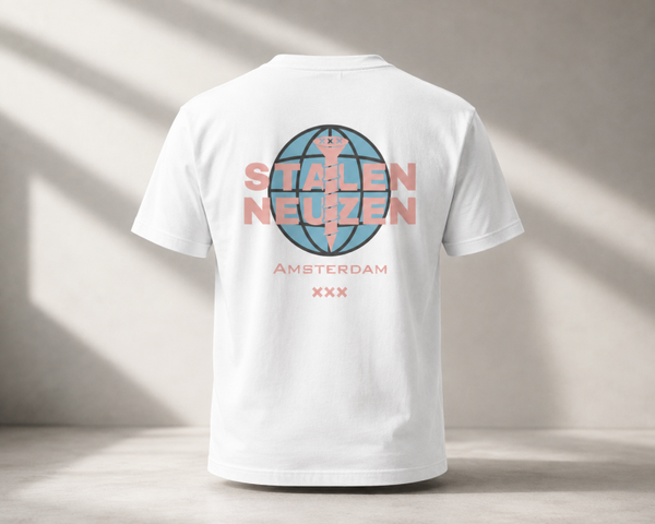 Stalen Neuzen – Globe Tee White