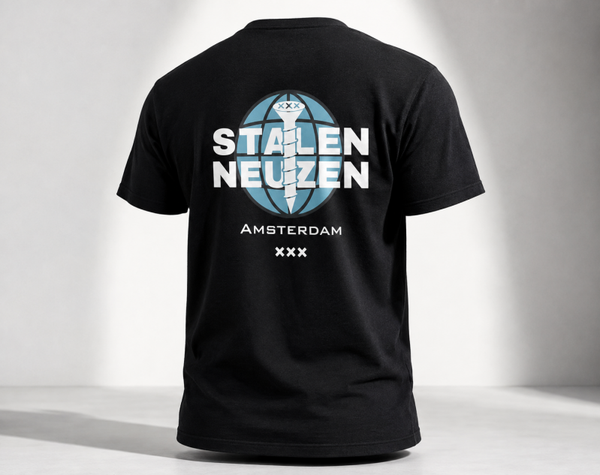 Stalen Neuzen – Globe Tee Black