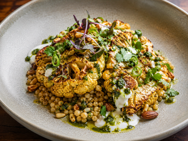 WBC  Geroosterde bloemkool | Vadouvan | parelcouscous | noten | kruidenolie