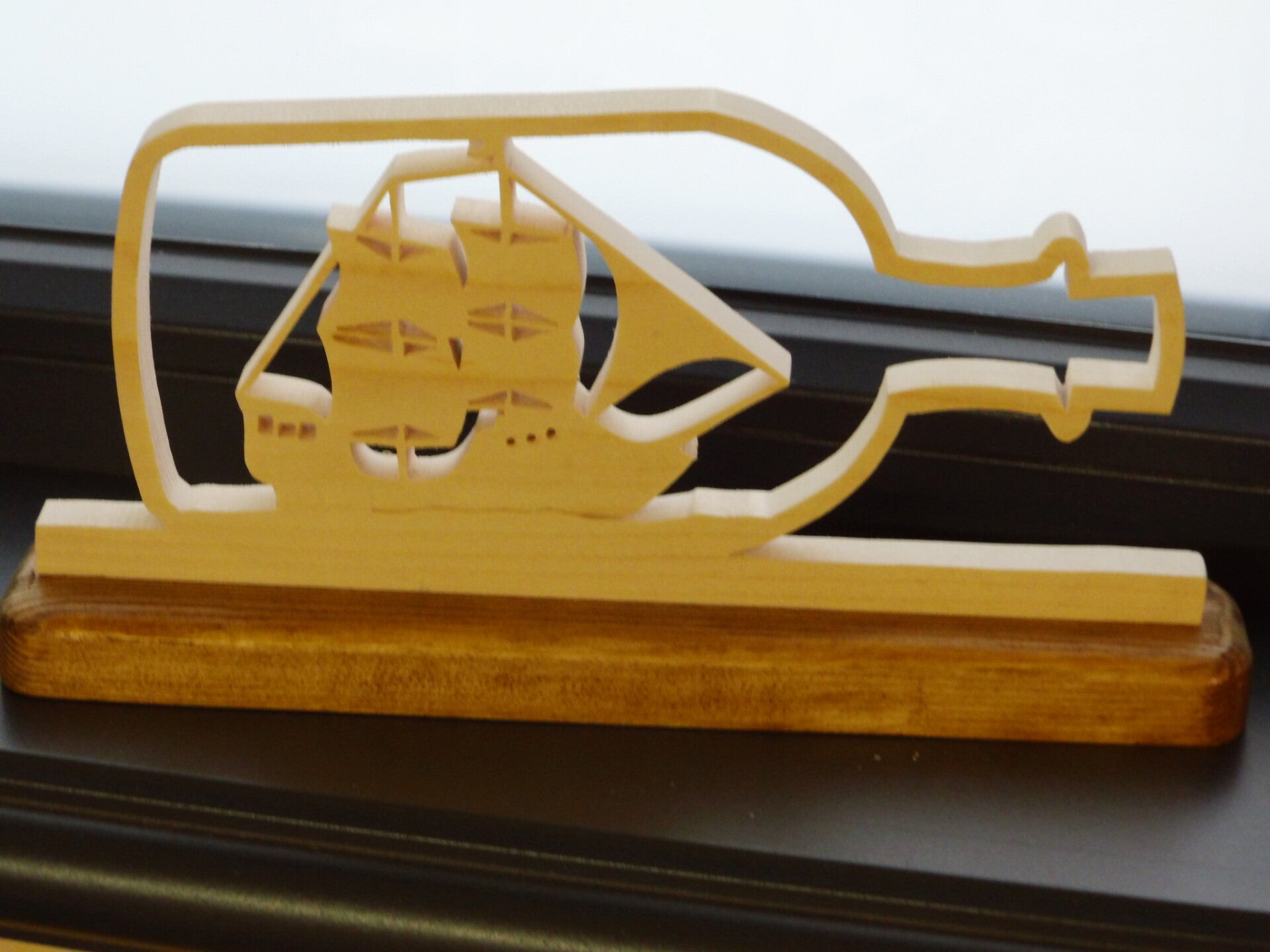 Fles met versiering in