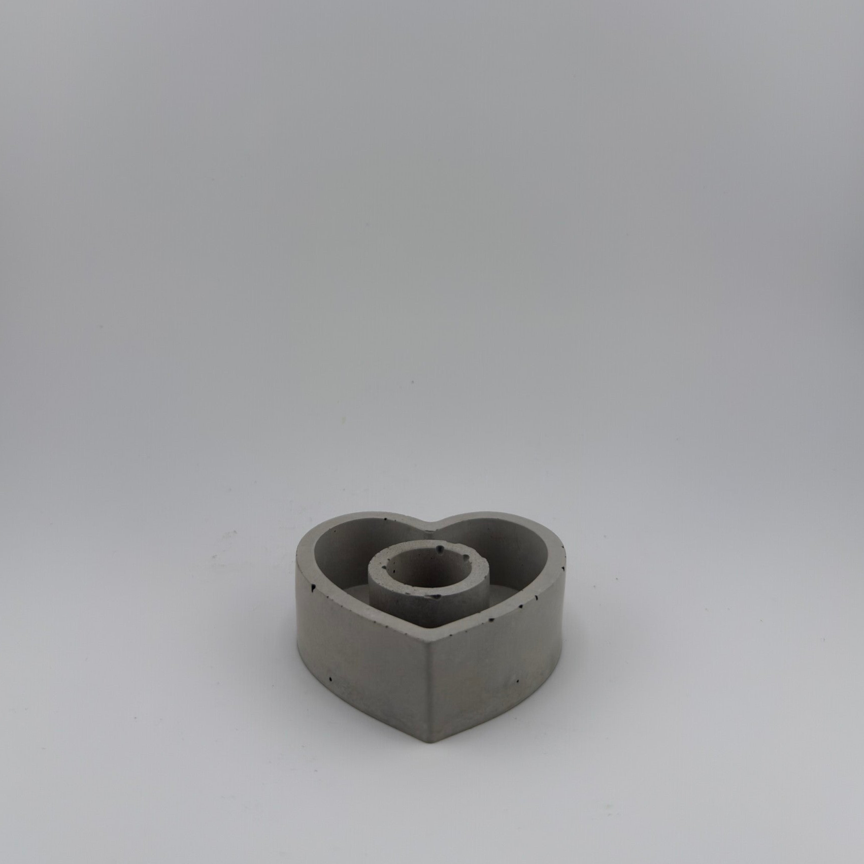 Herz-Kerzenhalter aus Beton – Innenmaß 2,2 cm