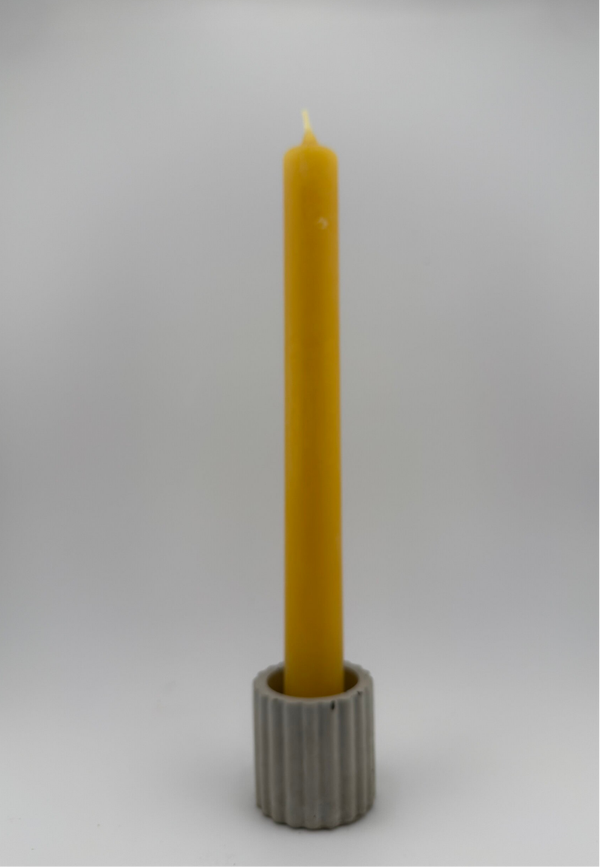 Beton-Kerzenständer – Geriffelte Form