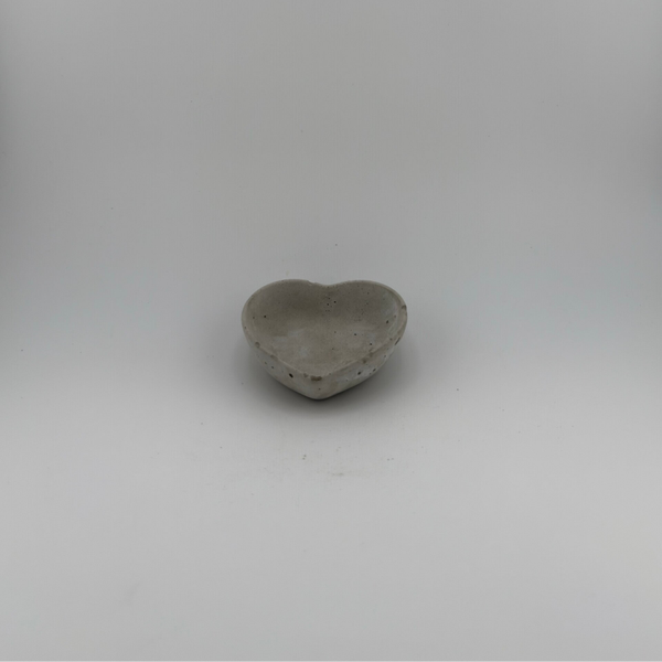 Mini-Beton-Schale – kompakte Deko-Schale in Herzform