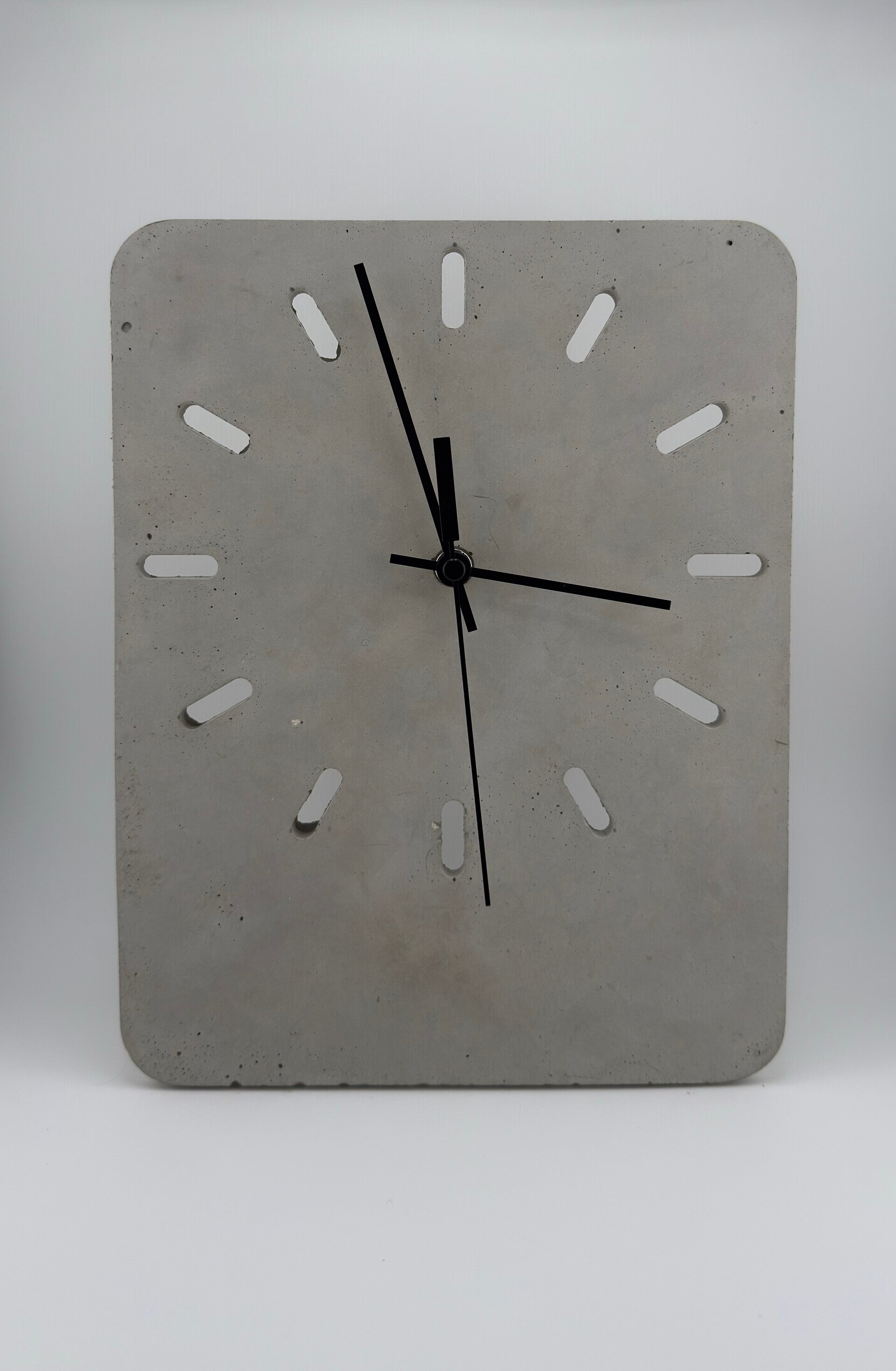 Betonuhr – 20×27 cm Eckig
