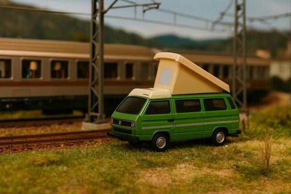 DK Schuco VW T3b Campingbus, Groen/wit