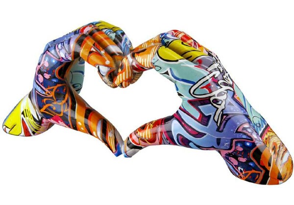 GI Streetart "Heart with Hands" - Graffity