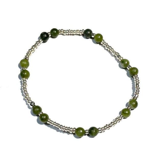 Armband met serpentijn kraaltjes