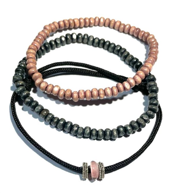Houten kralen en knoopbandje
