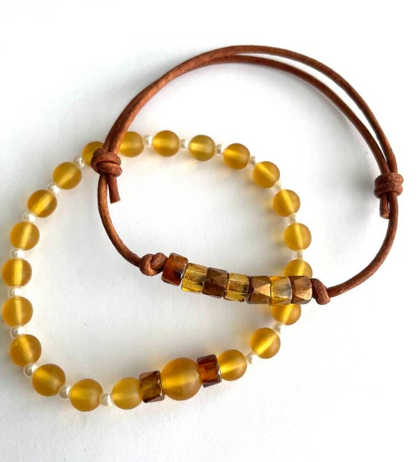 Glazen kralen combi met leer