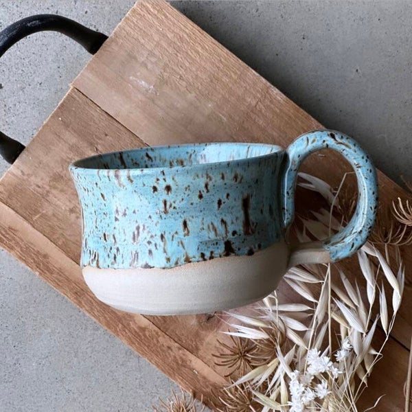 Teetasse blau braun