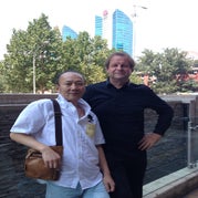 wally-de-doncker-samen-met-illustrator-xu-kayun-in-peking-standard.jpg