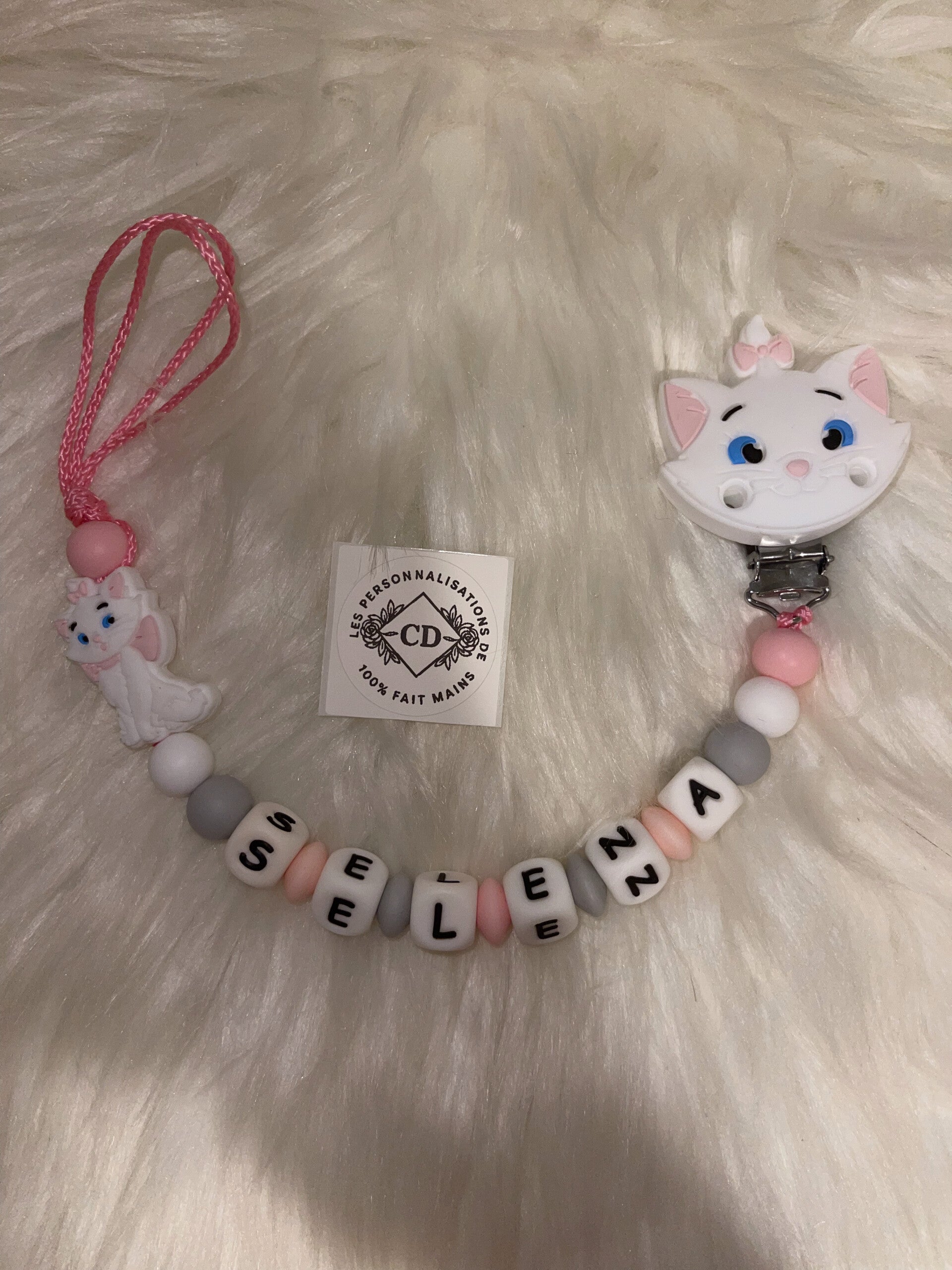 Attache tétine marie