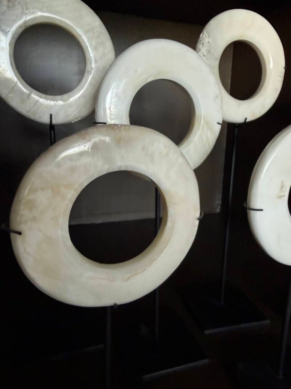 Schelp bracelet op standaard