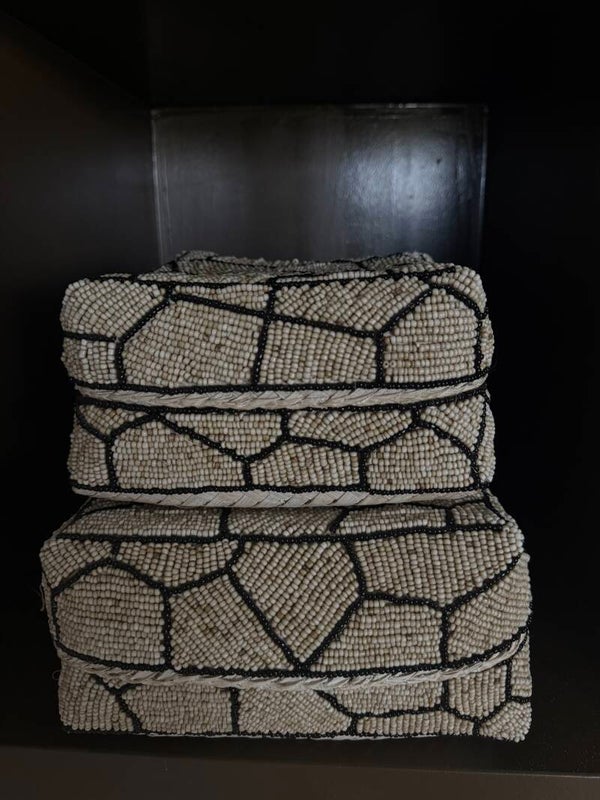 Kralen mand vierkant beige/zwart | Maat S