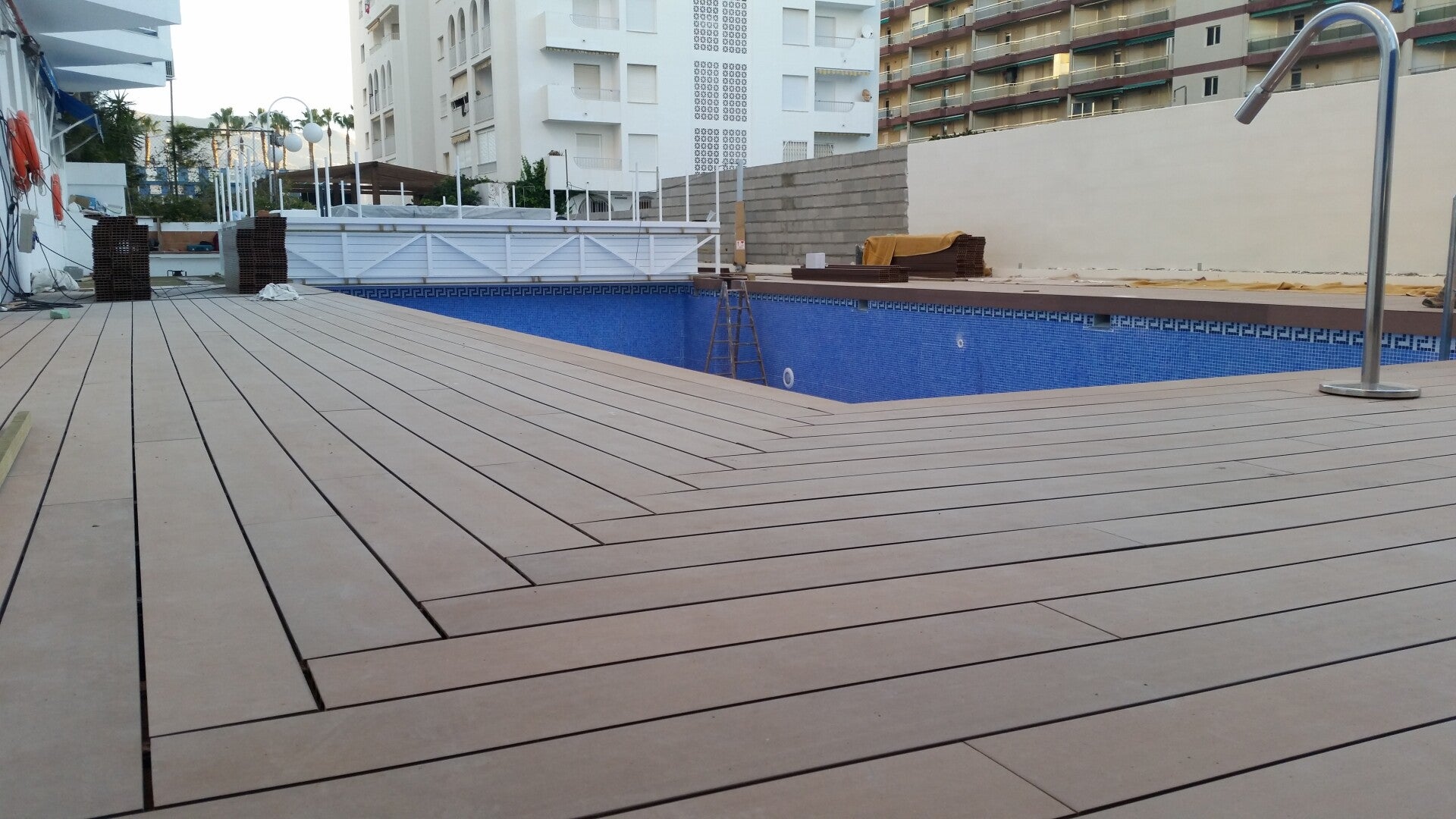 Tarima de exterior de composite